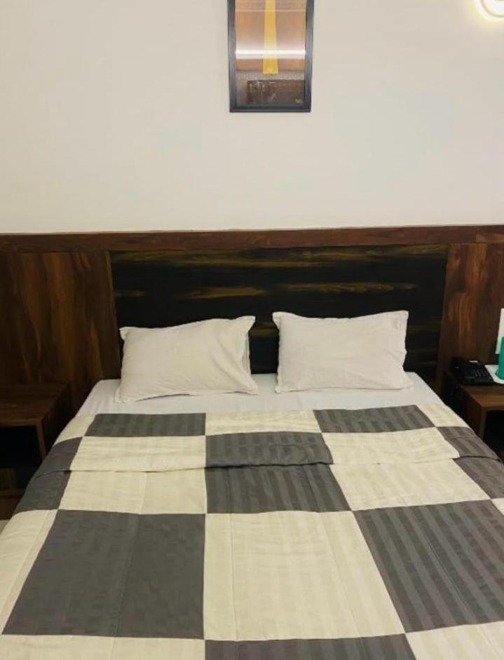 Hotel Shree Sai Shirdi Ngoại thất bức ảnh